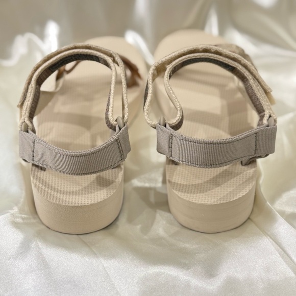 Teva Teva Midform Universal Karina Swan Metallic Multi Cream Size 8 Velcrow - Picture 9 of 15